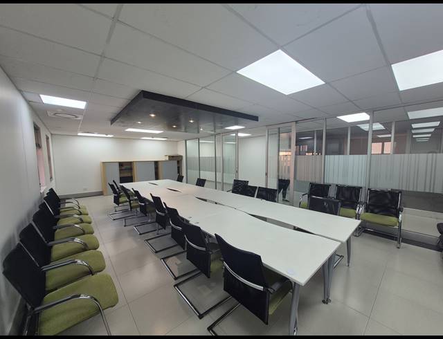 911M² OFFICE TO LET IN SANDTON CENTRAL